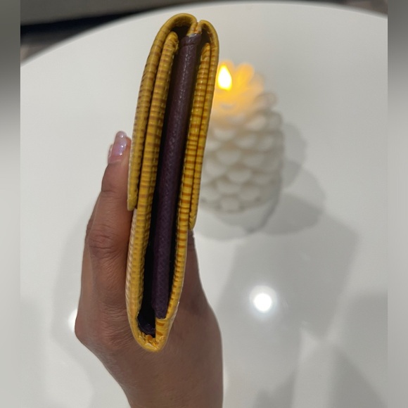 AUTHENTIC LOUIS VUITTON EPI WALLET - Picture 7 of 15